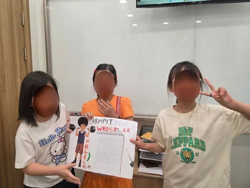 Students presenting their Holes group project